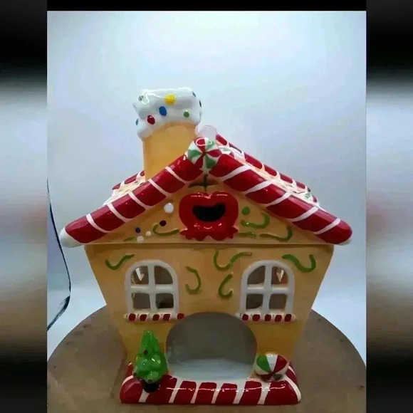 Lori Grenier Glazed Ceramic Gingerbread House Tealight Wax Burner/Tart Warmer. - Picture 3 of 12